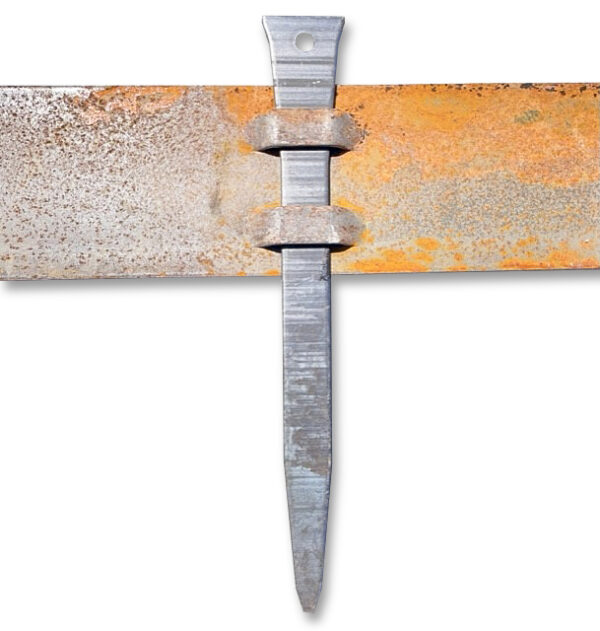Dura Edge 1/8" X 4" X 16' (Includes 6 Stakes) - Image 2