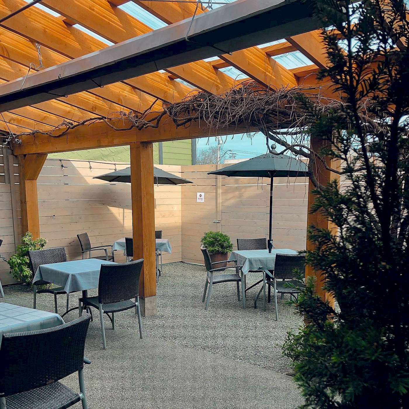 core_gravel_honeycomb_property_brothers_corelandscapeproducts_corepath-1.1400×0